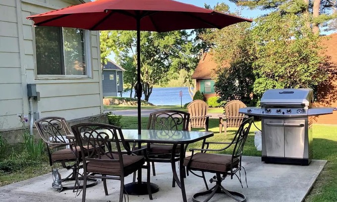 Rotterdam Junction Cabaña | Private Lake View Cottage on Ballston Lake. 9 miles to Saratoga!