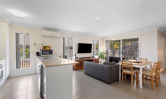 Coomera Casa | Comfy 5bdr 2Bth Gold Coast Home Close to FWY