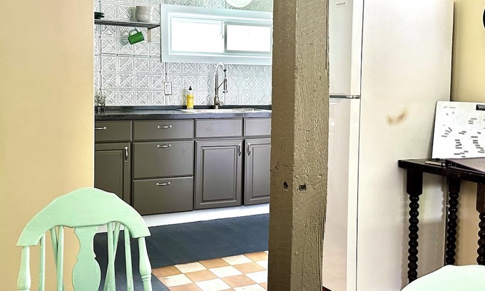 Woodstock Cabaña | Woodstock Carriage House, Walk-to-town, Full Summer or Summer/Fall