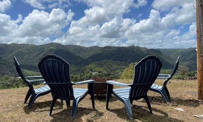 Morovis Otro | Cozy Cabin, Stunning Views, PR Mountains
