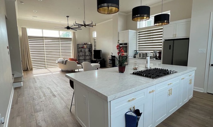 Shady Acres Casa | Entire House in the Heights: 3 beds/3.5 baths. Free street parking Near downtown