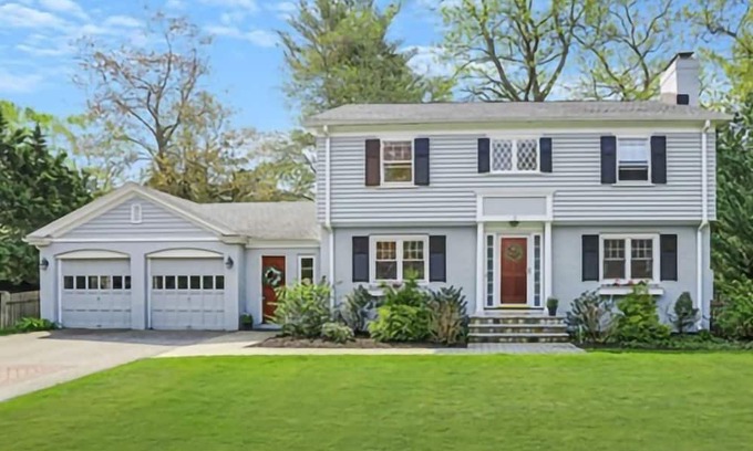Lexington Casa | Two queen sizes bed, with table and chairs and full private bathroom