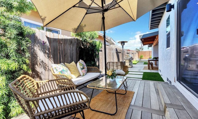 Serra Mesa Casa | Upscale Mid-Mod home with outdoor pool & jacuzzi oasis in great neighborhood!