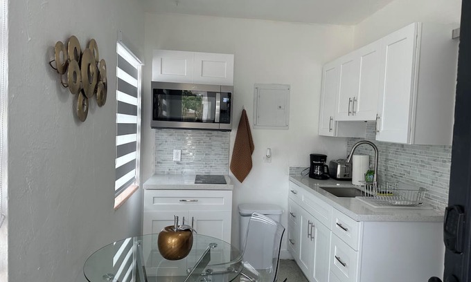 East Little Havana Villa | Villa Clara Gold-Little Havana