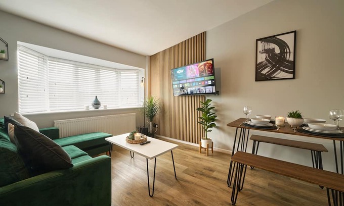 Cheadle Apartamento | 7 Min To Airport | FREE Parking | 5 Beds