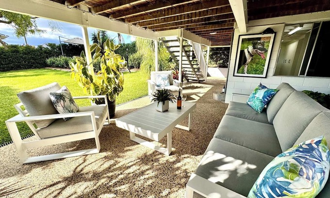 Hendra Casa | 2 Private Bdrms in Brisbane House, Pool & Parking