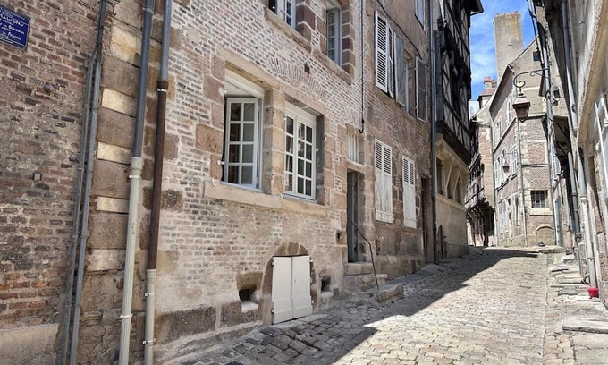 Moulins Apartamento | Apartment Moulins, 2 bedrooms, 4 persons