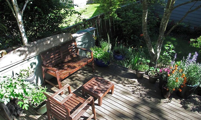 Arbutus Ridge Casa | Lovely heritage home on quiet street in Kitsilano steps to shopping and transit