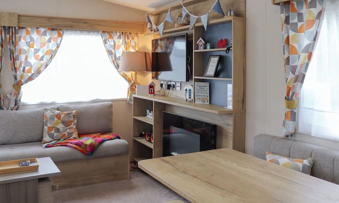 Rhyd-y-clafdy Cabaña | Perfect for families, walking distance to all amenities and the beach.
