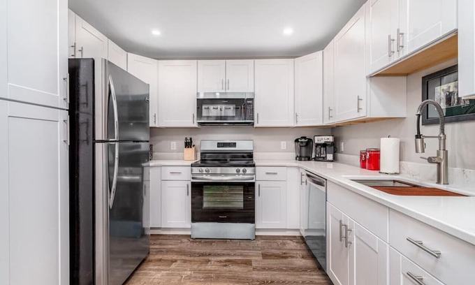 Silver Lake Casa | Pet-Friendly: Newly Built 2-BR Home with hot tub & patio