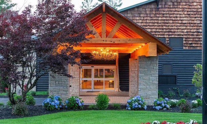 Schroon Lake Casa | Scenic Lodge Retreat Located at Schroon Lake | Outdoor Firepits and Pool