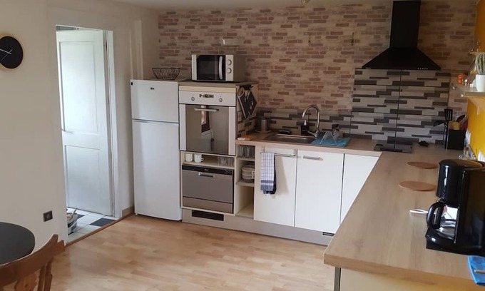 Gilly-sur-Isere Apartamento | T2 au Calme, les Animaux de Compagnie Sont les Bienvenus