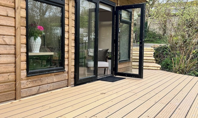 Gweek Cabina | The Mill Lodge luxury and cosy in a tranquil garden setting.