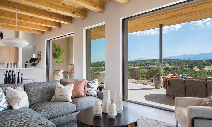 La Tierra Casa | The perfect modern santa fe Home. Incredible Views! Indoor/outdoor living!