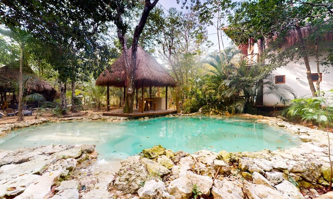 Chemuyil Villa | Tropical resort villa near the beach with outdoor pool, deck, streaming, washer