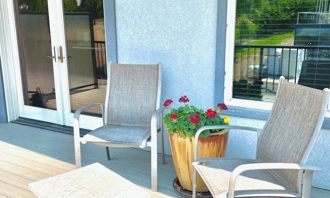 Tri-Cities Chalet De Esquí | Located on a working cherry farm, our grounds invite a serene and peaceful space