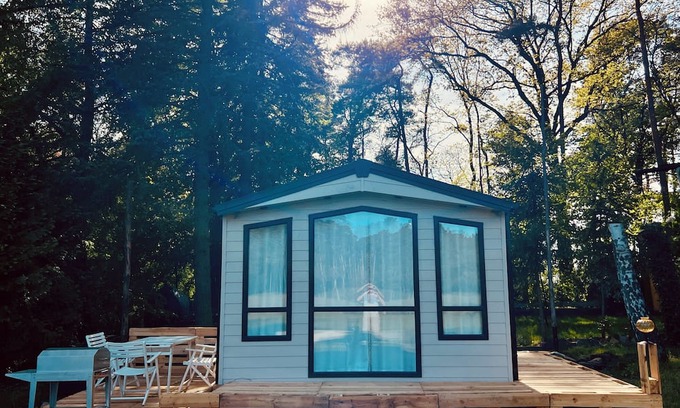 Coswig Casa | Chalet Futura Magica. Ein Mobilheim Mitten im Wald mit Wiese, Wild & Ruhe