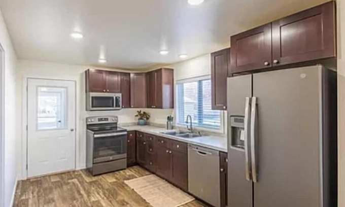 Townsend Casa | Fishing Cottage- 10 minutes to Canyon Ferry Lake. Family and Pet Friendly