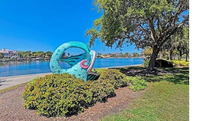 Indian Beach Sapphire Shores Casa | Walk 2 blocks to the bay, treed neighborhood and use the Kayaks -Sapphire Shores