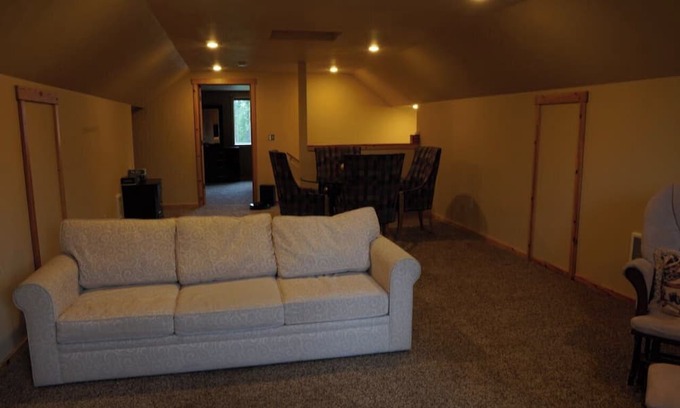 Loon Lake Cabaña | Private Cottage in the woods, between Loon and Deer Lake, overlooking the meadow
