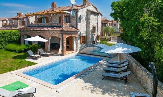 Cabrunici Villa | Villa Wish Comfortable holiday residence