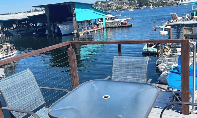 Seattle Alquiler De Eote | Houseboat on Seattle's Lake Union