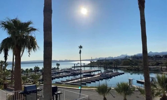 Havasu Lake Casa | Lake View Newly Remodeled Luxury with backyard.
