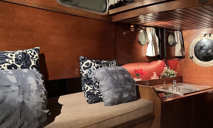 Nieuw-West Alquiler De Eote | Authentic Charm: Aboard 'sunny'