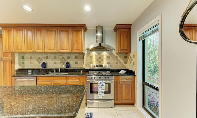 Lutz Casa | Beautiful Tampa Lakehouse: Serenity Meets Modern Comfort for the Family