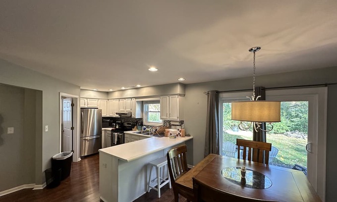 Douglass Hills Casa | Easy interstate access puts you anywhere in Louisville within 15 minutes.