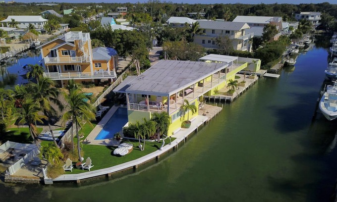 Indian Waterways Casa | Bay-front, family compound in Tavernier is the perfect Keys retreat.