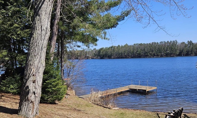 Elcho Cabaña | Cozy waterfront cottage on Lower Post Lake. Family- friendly.