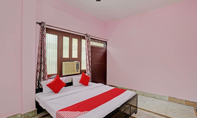 Mahmoorganj Hotel | OYO Flagship Shivansh Paying Guest House