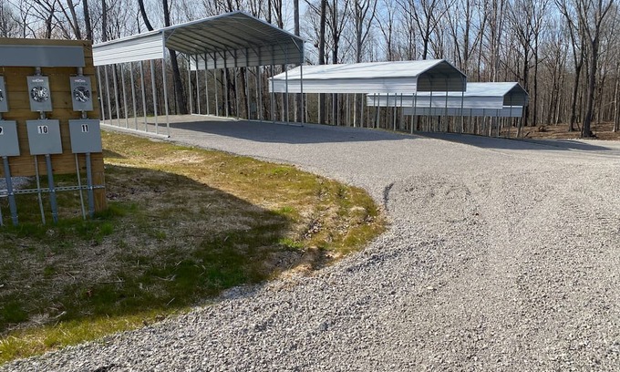 Frogue Alquiler De RV | RV Campground located just 1 mile away from Dale Hollow Lake State Park.