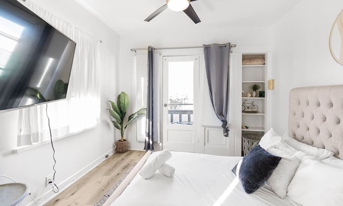 Marina del Rey Apartamento | Beachside Bliss: Venice Suite with Ocean Serenity