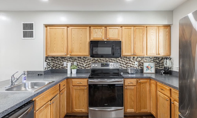 Navy Yard Casa | LUX Entire Home in DC 3-Bedrooms