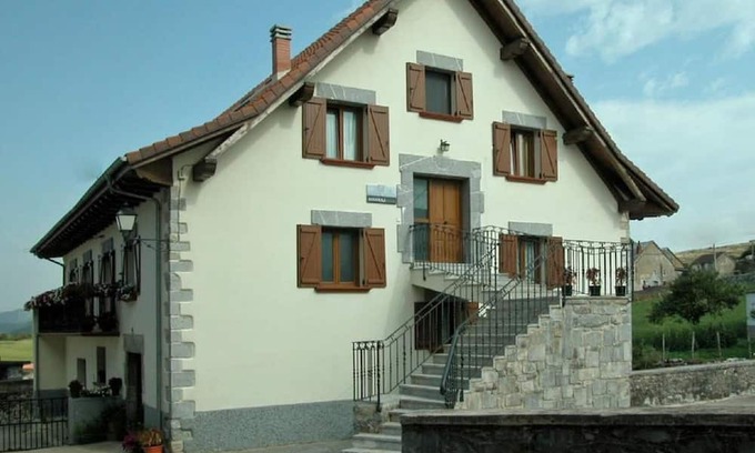 Villanueva de Aezcoa Casa | Holiday Home 'Casa Aguerre' with Mountain View, Private Terrace and Wi-Fi