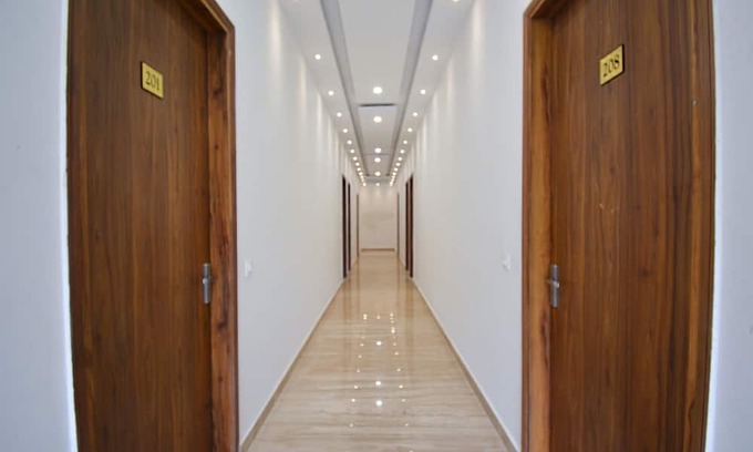 Ludhiana Hotel | OYO Akash Residency