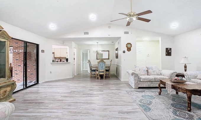 Port Malabar Casa | Beautiful Spacious 4 BRs Brick Villa-Pet Friendly