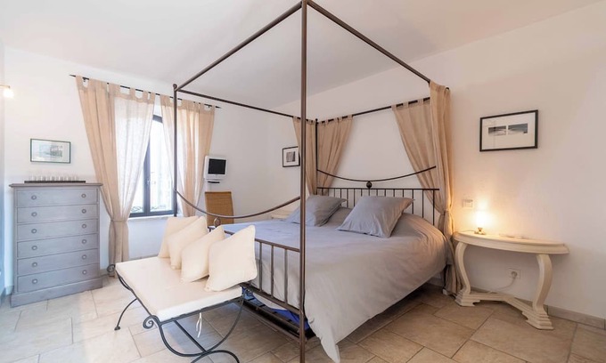 Berrias-et-Casteljau Cama Y Desayuno | Chambre D'hôtes La Terrasse - L'antre de Pierres - Ardèche Méridionale