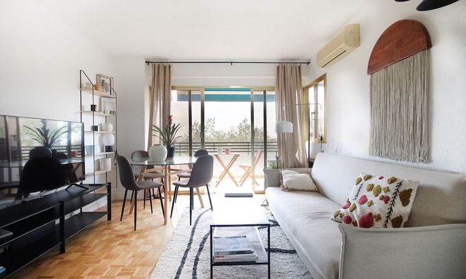 La Guineueta Apartamento | Apartment with three bedrooms in Nou Barris by Alterhome