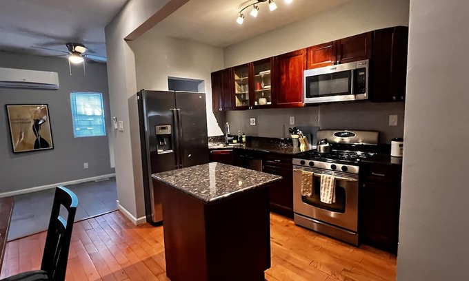 Trinidad Casa | Beautiful, Modern DC Rowhouse near Union Market