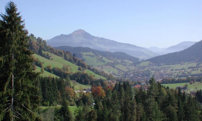 Oberau Apartamento | Apartment In A Hotel 'Landhaus Sonnenzauber Sonnenzauber2' with Mountain View and Wi-Fi
