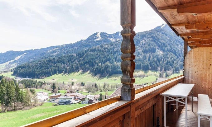 Oberau Apartamento | Apartment 'Landhaus Sonnenzauber Zauberwinkel1' with Mountain View, Balcony and Wi-Fi