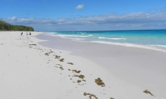 Governor's Harbour Cabaña | Centrally located, budget friendly cottage across of GHB airport.