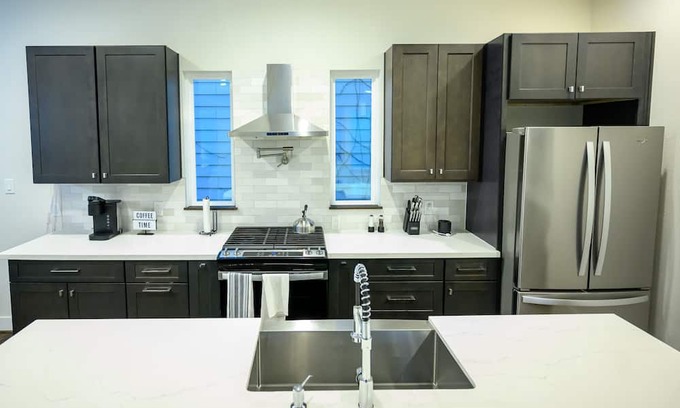 Shady Acres Casa | Perfect Houston getaway!! With 3 spacious bedrooms and a beautiful rooftop patio