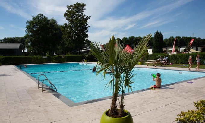 Dordtse Biesbosch Casa | Hackfort Hottub 6 by Interhome