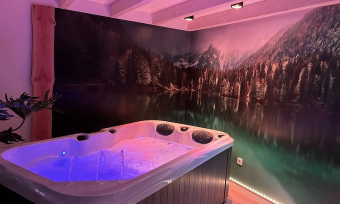 Ahlen Apartamento | Luxuriöse Wellness Suite mit Whirlpool und Sauna