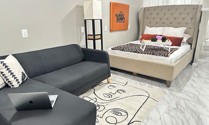 Melrose Apartamento | Netflix* W/D* 10 min to Airport* Smart TV