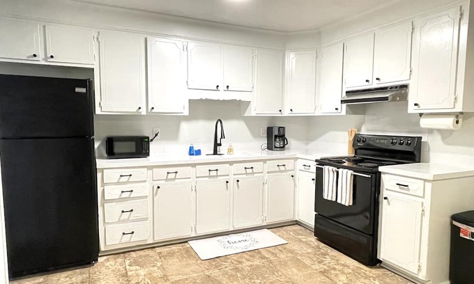 Ladson Casa | NEW WELL CENTERED 3BR HOME